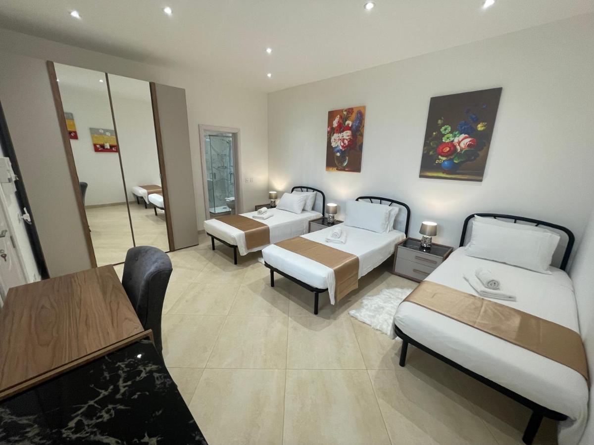 Alina Boutique Living Bed & Breakfast Victoria Exterior photo