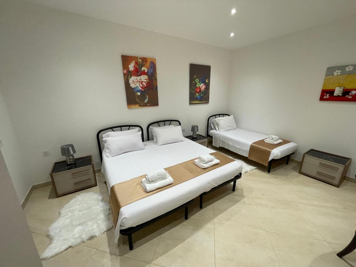 Alina Boutique Living Bed & Breakfast Victoria Exterior photo